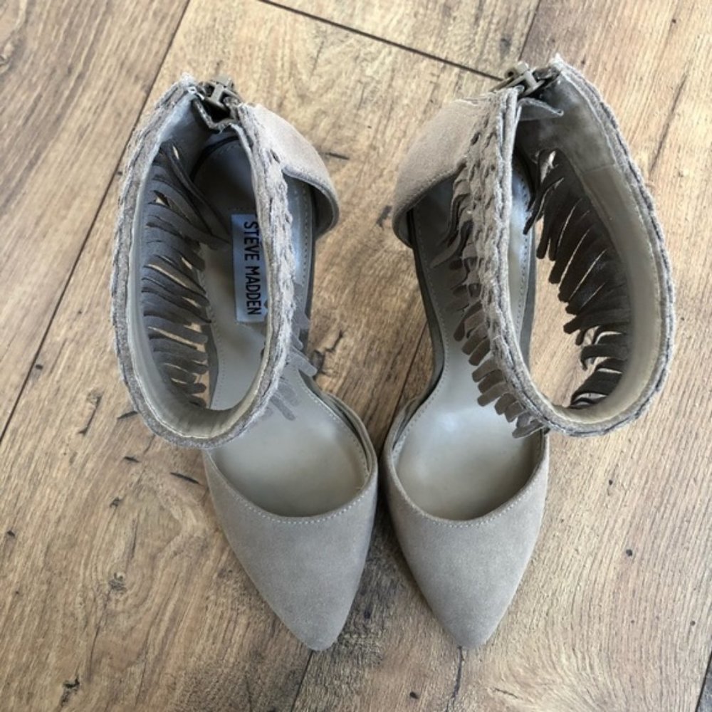 SOLD New Steve Madden Melia Fringe Heels Taupe - Picture 4 of 8